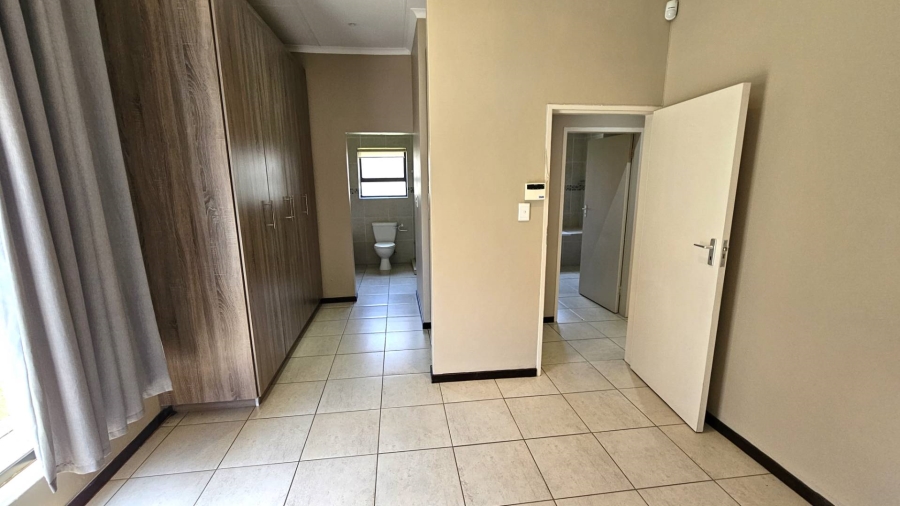 To Let 3 Bedroom Property for Rent in Melodie North West